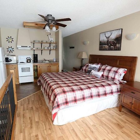 Hilton Beach Inn & Spa Thessalon Екстериор снимка
