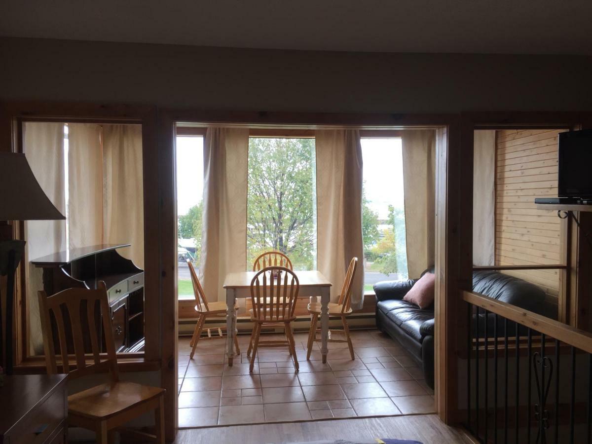 Hilton Beach Inn & Spa Thessalon Екстериор снимка