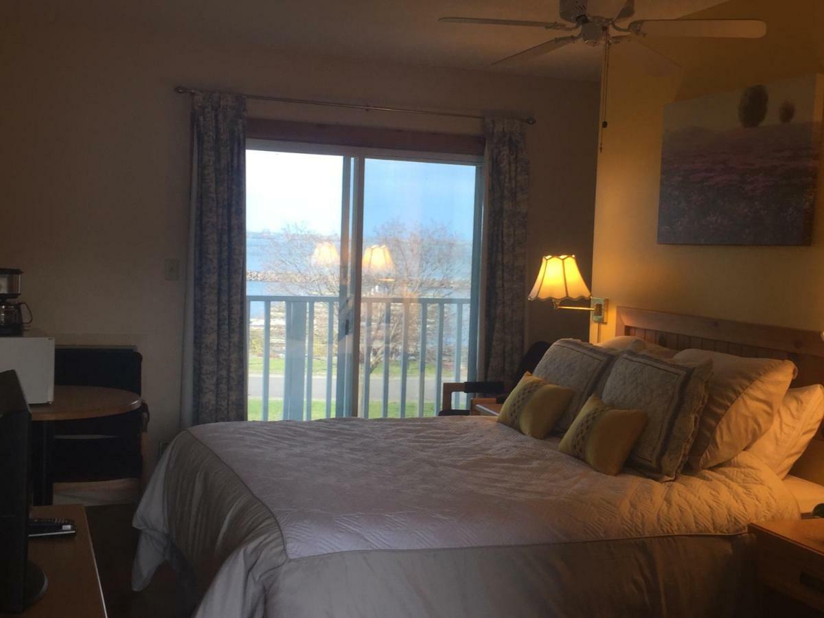 Hilton Beach Inn & Spa Thessalon Екстериор снимка